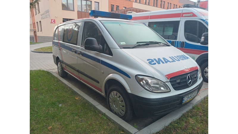 Ambulans sanitarny Mercedes-Benz 109 Vito CDI MR 03 E3 2.9t